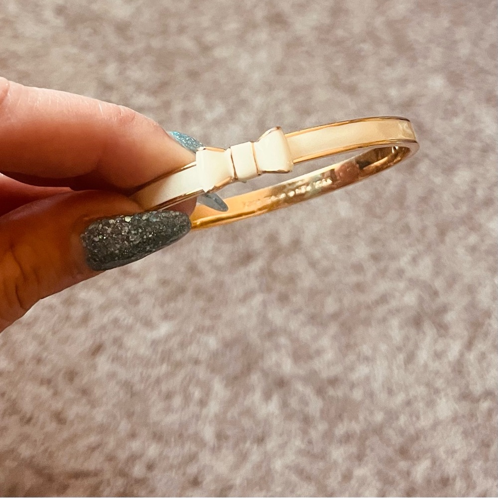 KATE SPADE ♠️ — Bow Bangle - Picture 4 of 8